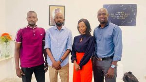 Lire la suite à propos de l’article Visite de Moussa DANTE🚀 un Malien de la Diaspoara de passage à Bamako sur la digitalisation de l’éducation des discussions intéressantes avec la directrice de Union Global Academy Mariam Karim Diarra.